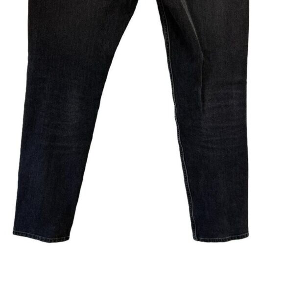 Everlane Uniform The Slim 4 Way Stretch Organic Jean in Washed Black - Picture 7 of 9